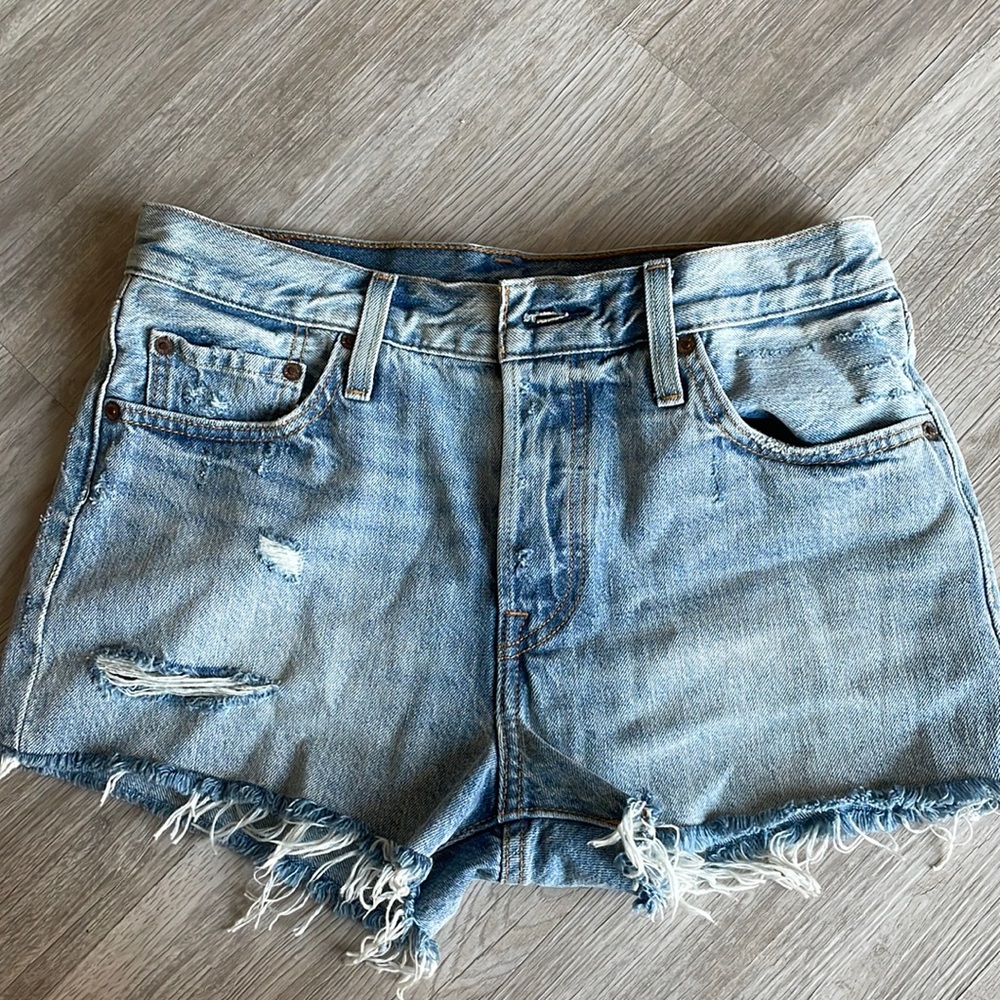 Levi 501 Shorts Size W28
